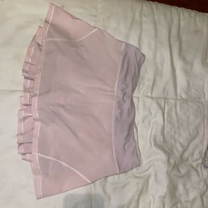 lulu lemon tennis skirt in light pink/purple
